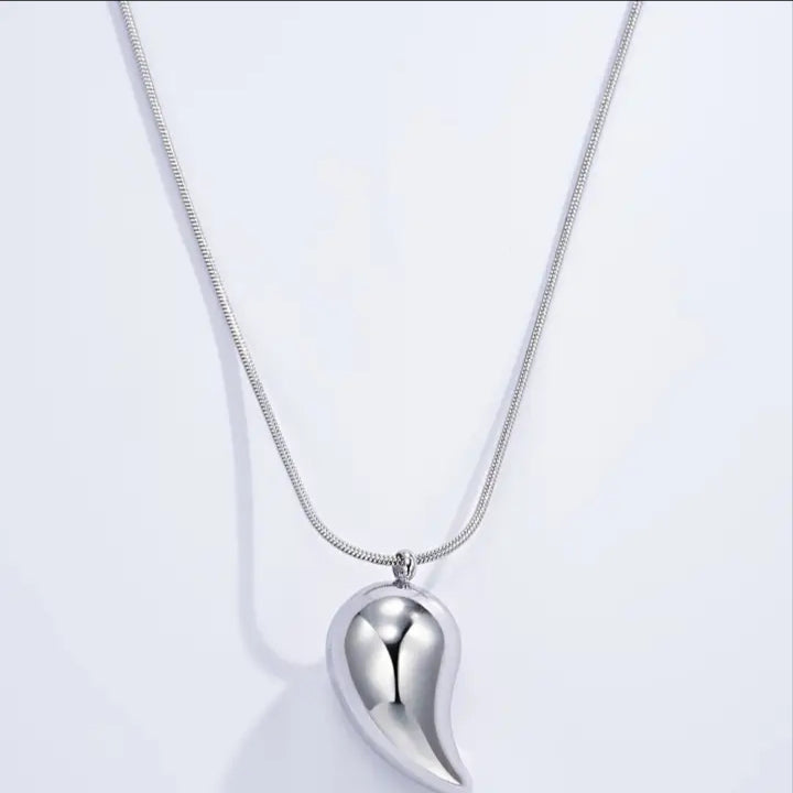 Collier Horace