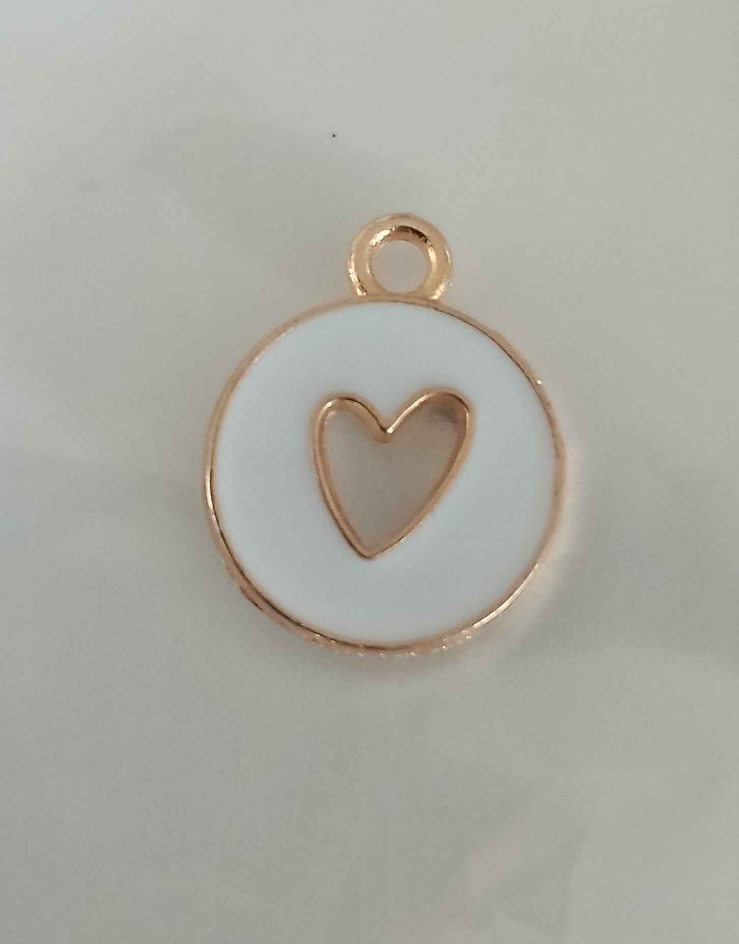 Charm coeur blanc doré