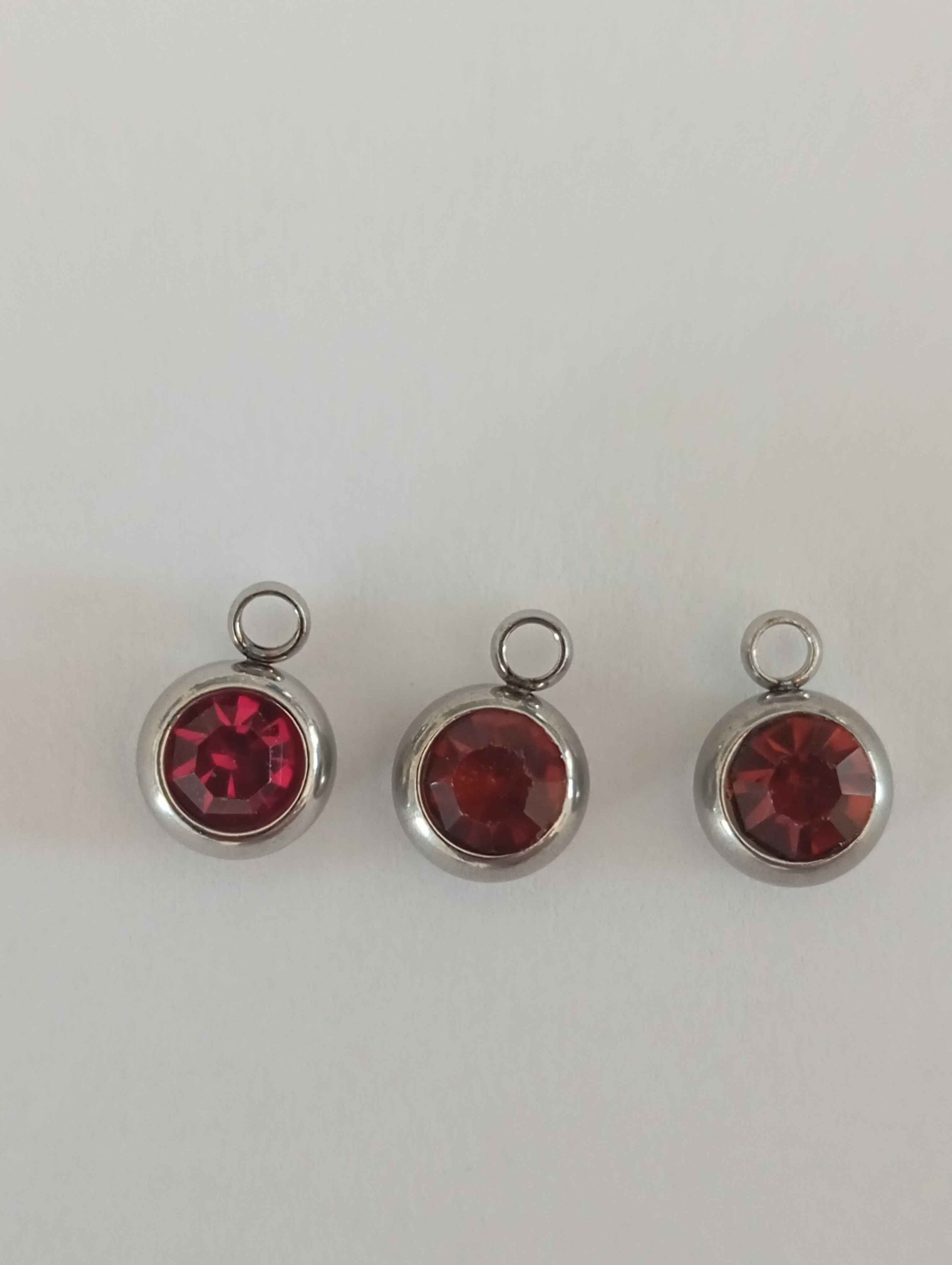 Charm pierre rouge