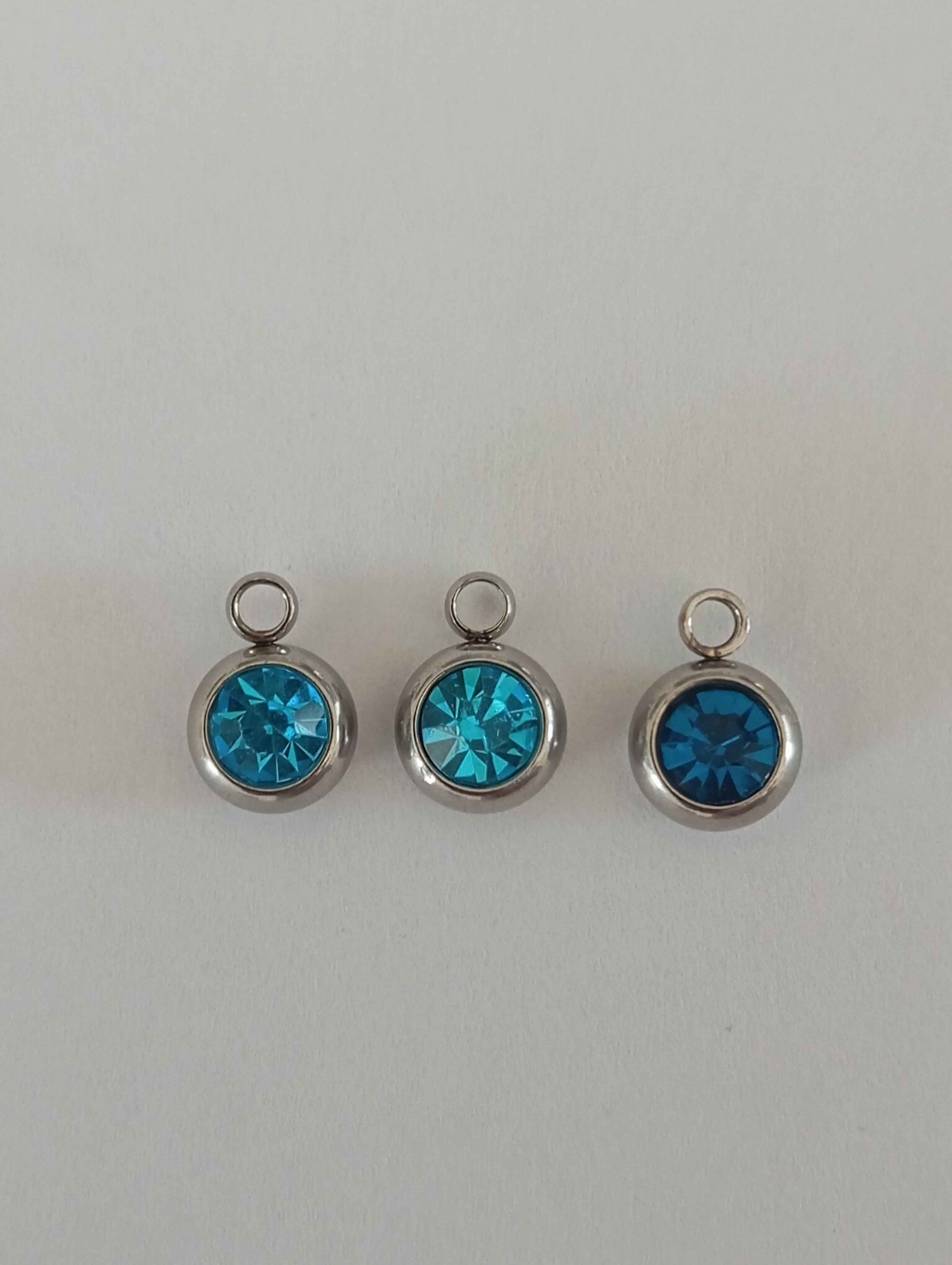 Charm pierre bleu