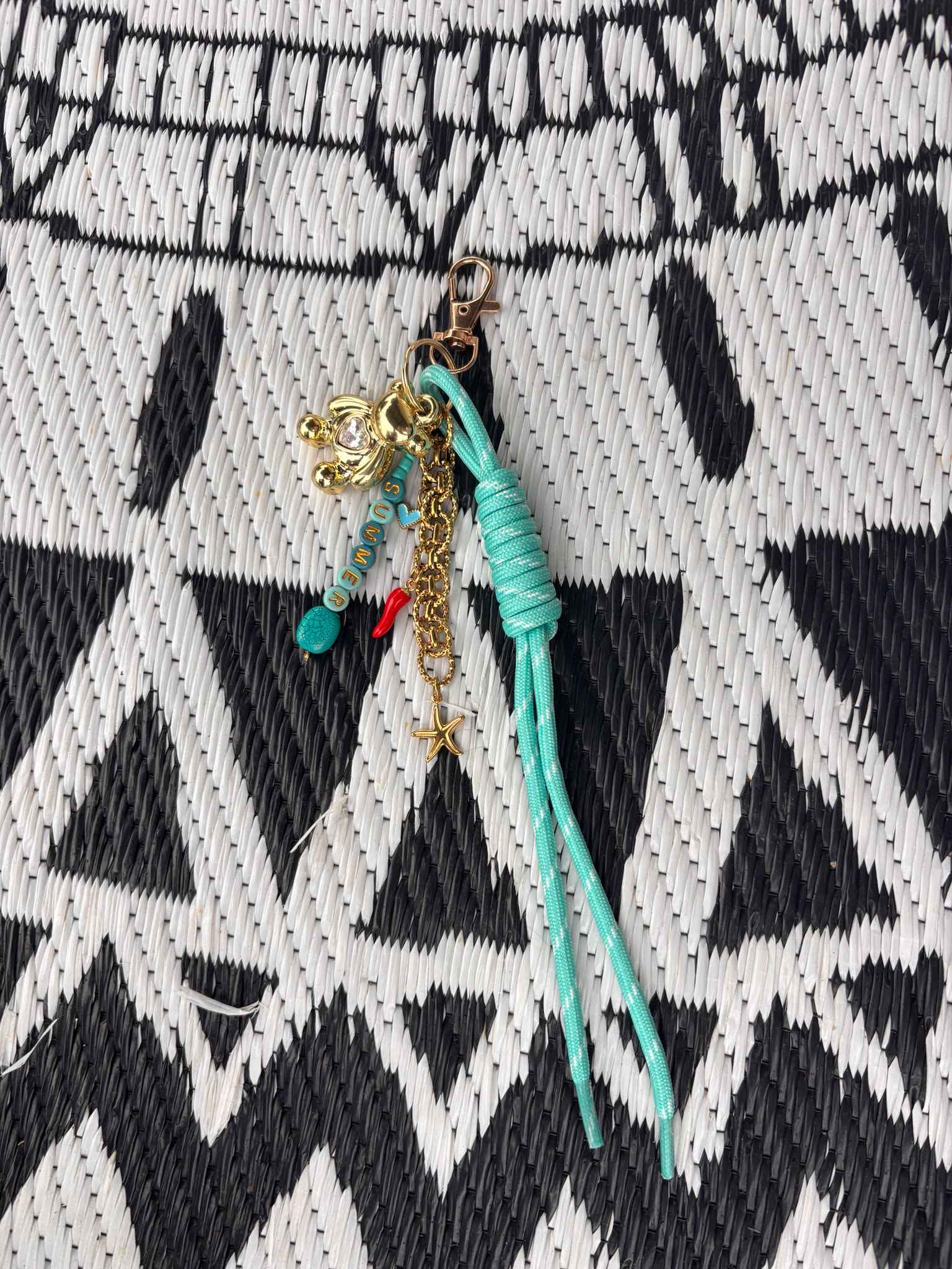 Ourson Summer                  porte clefs - grigri de sac