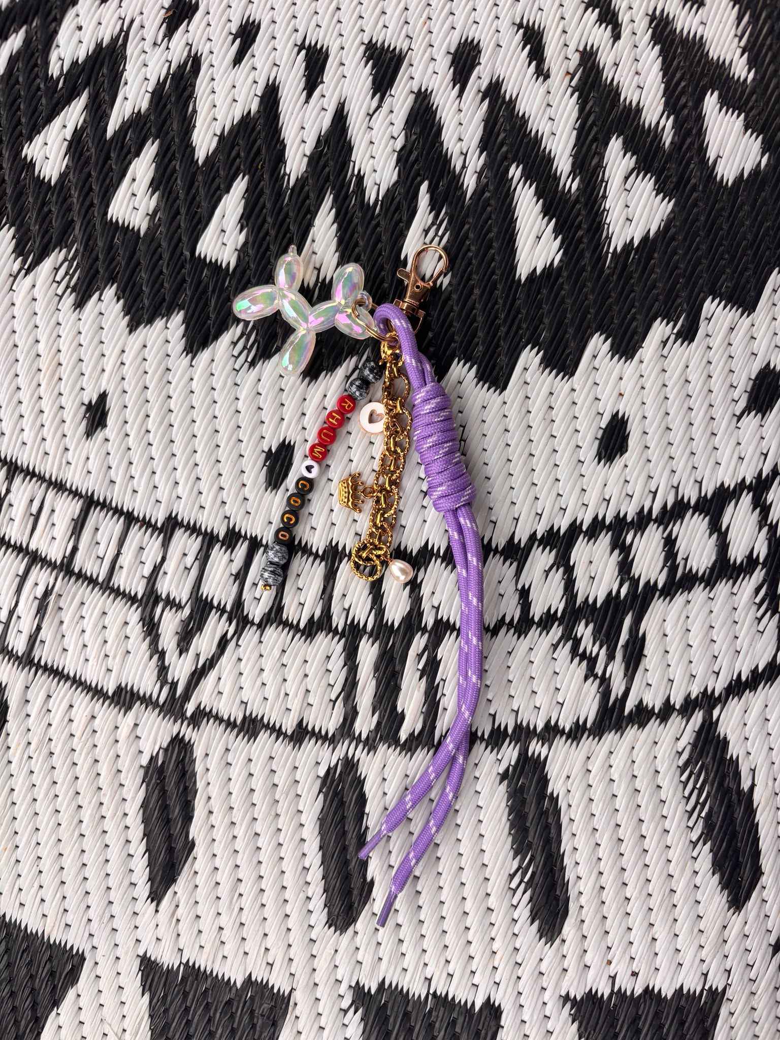 Chien ballon Rhum-coco porte clefs - grigri de sac